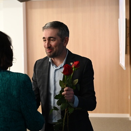 Zväčšiť fotografiu - Seniori v trenčíne sa stretli na vzdelávacom seminári akadémie tretieho veku - 