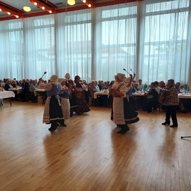 Zväčšiť fotografiu - Seniori v uhrovci sú už 25 rokov organizovaní - 20220930_144458