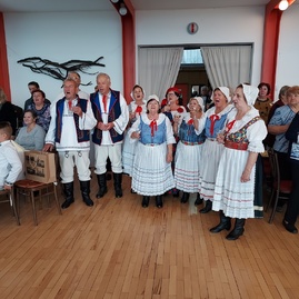 Zväčšiť fotografiu - Seniori v uhrovci sú už 25 rokov organizovaní - 20220930_154019