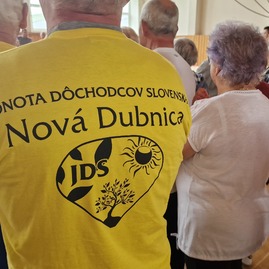 Zväčšiť fotografiu - Seniori z ilavského okresu športovali v bolešove - 20230518_091355