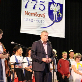 Seniorom vďačíme za mnohé. nezabudli na to ani v hrachovišti, nemšovej či novej dubnici - IMG_5159