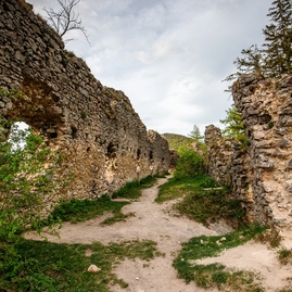Zväčšiť fotografiu - Siedmy ročník vrchárskej koruny trenčianska s deviatkou nových vrcholov - hrad vrsttec