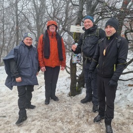 Zväčšiť fotografiu - Silvester v znamení výstupu na strážov či návštev záchranných zložiek a cestárov - 20221231_104243