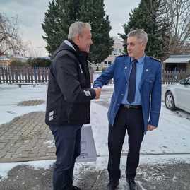 Zväčšiť fotografiu - Silvestrovské poďakovanie tým, ktorí sa starajú o bezpečné považie