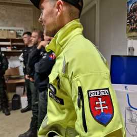 Zväčšiť fotografiu - Silvestrovské poďakovanie tým, ktorí sa starajú o bezpečné považie