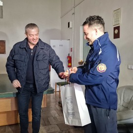 Zväčšiť fotografiu - Silvestrovský výstup na strážov aj návšteva správy ciest tsk a záchranných zložiek - 20231231_143524
