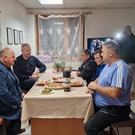 Zväčšiť fotografiu - Silvestrovský výstup na strážov aj návšteva správy ciest tsk a záchranných zložiek - 20231231_171017