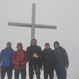Zväčšiť fotografiu - Výstup na Vtáčnik - najvyšší vrch v Trenčianskom kraji.