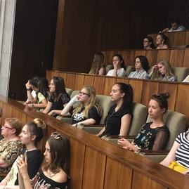 Slovenský národný parlament navštívili už aj trenčianski gymnazisti - image3