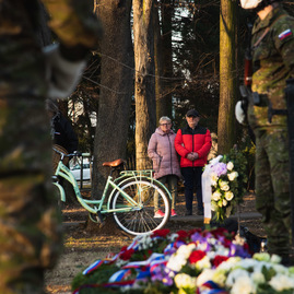 Zväčšiť fotografiu - Smutné výročie tragickej udalosti v novákoch - TSK_Výbuch VOP Nováky_15 rokov_mini-22