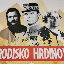 Zväčšiť fotografiu - So štefánikom súťažíme do konca septembra - rodisko hrdinov