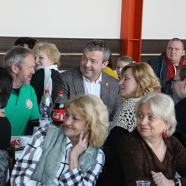 Zväčšiť fotografiu - Sobota v hornej breznici a uhrovci v znamení fašiangov, v poluvsí dominoval spev - IMG_0099