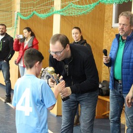 Zväčšiť fotografiu - Sobota v hornej breznici a uhrovci v znamení fašiangov, v poluvsí dominoval spev - IMG_0331