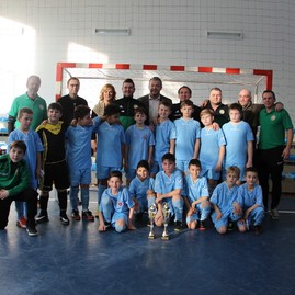 Zväčšiť fotografiu - Sobota v hornej breznici a uhrovci v znamení fašiangov, v poluvsí dominoval spev - IMG_0343