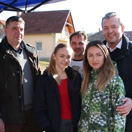Zväčšiť fotografiu - Sobota v hornej breznici a uhrovci v znamení fašiangov, v poluvsí dominoval spev - IMG_6648