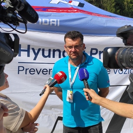 Zväčšiť fotografiu - Sobota v kraji patrila výkonným strojom a dôležitým výročiam - IMG_20210904_121031