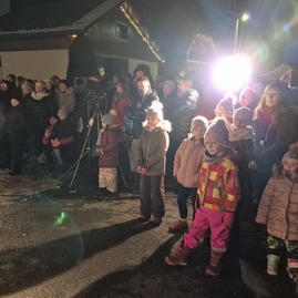 Zväčšiť fotografiu - Sobota v kraji patrila výročiu i živému orloju - 20231209 171249