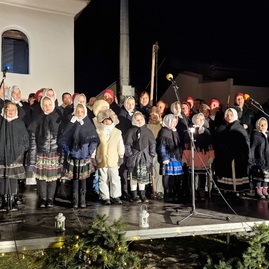 Zväčšiť fotografiu - Sobota v kraji patrila výročiu i živému orloju - 20231209_173308
