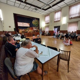 Zväčšiť fotografiu - Sobota v znamení tradícií, hasičského športu či odovzdania ďalších defibrilátorov - 20220813_191512