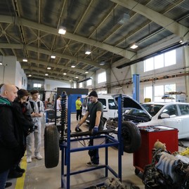 Zväčšiť fotografiu - Soš pod sokolicami v trenčíne otvorila dvere budúcim žiakom