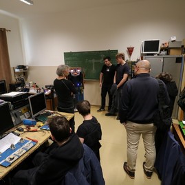 Zväčšiť fotografiu - Soš pod sokolicami v trenčíne otvorila dvere budúcim žiakom