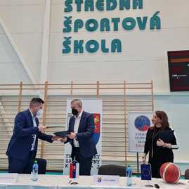 Zväčšiť fotografiu - Špičkové podmienky pre rozvoj talentu vytvorí župná športová škola aj basketbalistom - IMG-20220119-WA0004