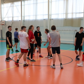 Zväčšiť fotografiu - Špičkové podmienky pre rozvoj talentu vytvorí župná športová škola aj basketbalistom - IMG_4901