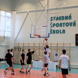 Zväčšiť fotografiu - Špičkové podmienky pre rozvoj talentu vytvorí župná športová škola aj basketbalistom - IMG_4926