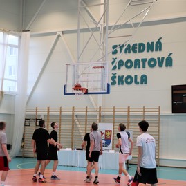 Zväčšiť fotografiu - Špičkové podmienky pre rozvoj talentu vytvorí župná športová škola aj basketbalistom - IMG_4927