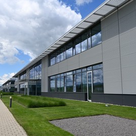 Zväčšiť fotografiu - Spoločnosť brose vychováva budúcnosť priemyslu: ďalší absolventi úspešne ukončili program