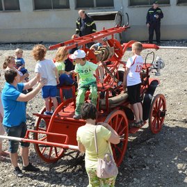 Spoločnú jazdu električky a hasičov si užilo približne 1500 návštevníkov - 32191221_1787556547967951_5151856637836787712_o
