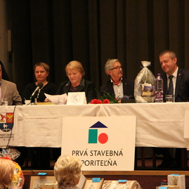 Spoluprácu medzi trenčianskym samosprávnym krajom a telesne a zdravotne postihnutými zhodnotili na zasadnutí v klobušiciach a trenčíne - IMG_4079