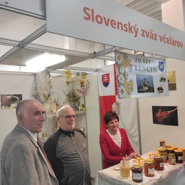 Zväčšiť fotografiu - Správny záhradkár musí byť šikovný a mať dobré srdce! - IMG_20220421_112740
