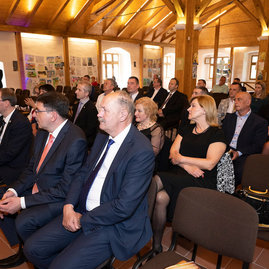 Zväčšiť fotografiu - Stále zbierame návrhy na výnimočné osobnosti kraja! - 20220527_Verejne_uznania_TSK_022w