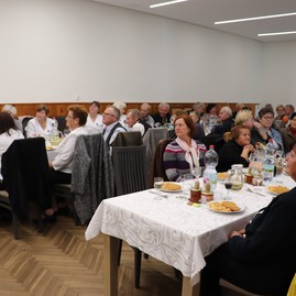 Zväčšiť fotografiu - Starších si uctili v trenčianskych bohuslaviciach, priepasnom aj častkovciach - 14
