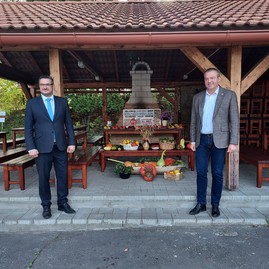 Zväčšiť fotografiu - Starších si uctili v trenčianskych bohuslaviciach, priepasnom aj častkovciach - 16