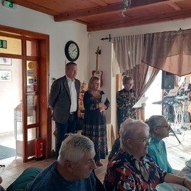 Zväčšiť fotografiu - Starších si uctili v trenčianskych bohuslaviciach, priepasnom aj častkovciach - 3