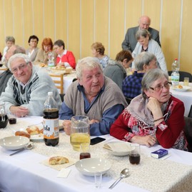 Zväčšiť fotografiu - Starších si uctili v trenčianskych bohuslaviciach, priepasnom aj častkovciach - 32