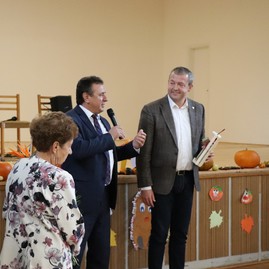 Zväčšiť fotografiu - Starších si uctili v trenčianskych bohuslaviciach, priepasnom aj častkovciach - 34