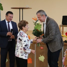 Zväčšiť fotografiu - Starších si uctili v trenčianskych bohuslaviciach, priepasnom aj častkovciach - 378