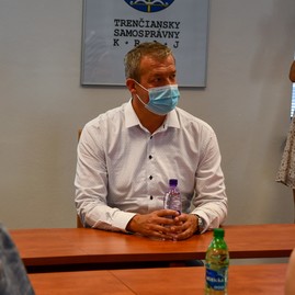 Zväčšiť fotografiu - Štrikované chobotničky pomôžu tým najmenším - DSC_0758_1