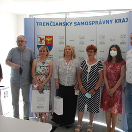 Zväčšiť fotografiu - Štrikované chobotničky pomôžu tým najmenším - IMG_0071