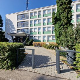 Zväčšiť fotografiu - Študenti vstúpili do ďalšieho akademického roku - 20230925_094044