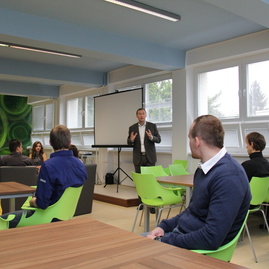 Študovať vedu a techniku na trenčianskej univerzite sa oplatí - 02_33