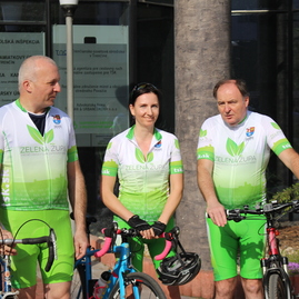 Štvrtý ročník projektu do práce na bicykli otvoril na trenčianskej župe národný cyklokoordinátor, predstavili aj nové cyklodresy zelenej župy - IMG_9513
