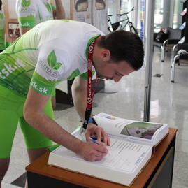 Štvrtý ročník projektu do práce na bicykli otvoril na trenčianskej župe národný cyklokoordinátor, predstavili aj nové cyklodresy zelenej župy - IMG_9559
