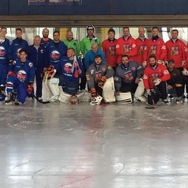 Zväčšiť fotografiu - Štyria trenčianskoteplickí bandy hokejisti si z majstrovstiev sveta v irkutsku priniesli bronz - SpoloÄ nÃ© foto ÄŒeskej a Slovenskej reprezentÃ¡cia po 1. federálnom derby v  Nymburku po 89 rokoch
