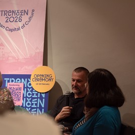 Zväčšiť fotografiu - Symbolický dialóg s bazovským predskokanom otváracieho víkendu