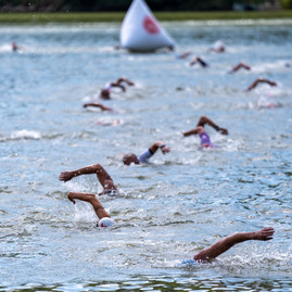 Zväčšiť fotografiu - Takmer 200 pretekárov štartovalo na najstaršom slovenskom triatlone - DSC05271.jpg-1620x1080