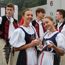 Takmer po 10-ročnej pauze sa do trenčína veľkolepo vrátila medzinárodná výstava trenčín mesto módy, najväčší priestor dostali domáci návrhári - IMG_1171